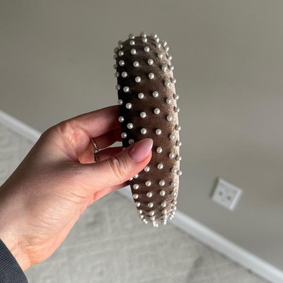 Lele Sadoughi Padded Velvet Pearl Headband Rare Brown Shimmer main image 5